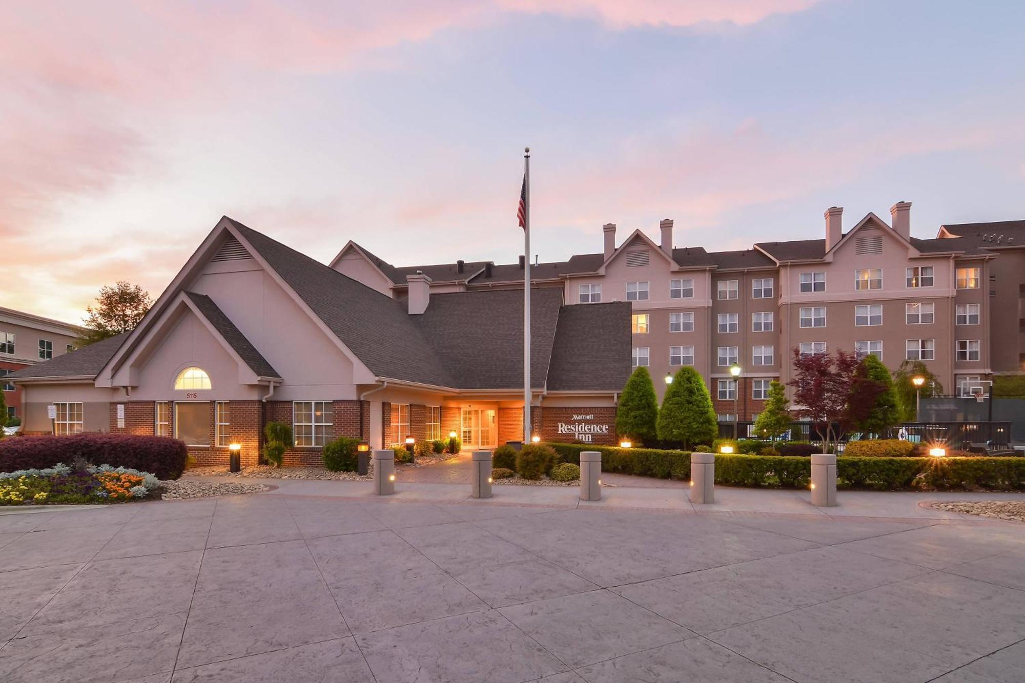 Residence Inn By Marriott Charlotte Piper Glen Экстерьер фото